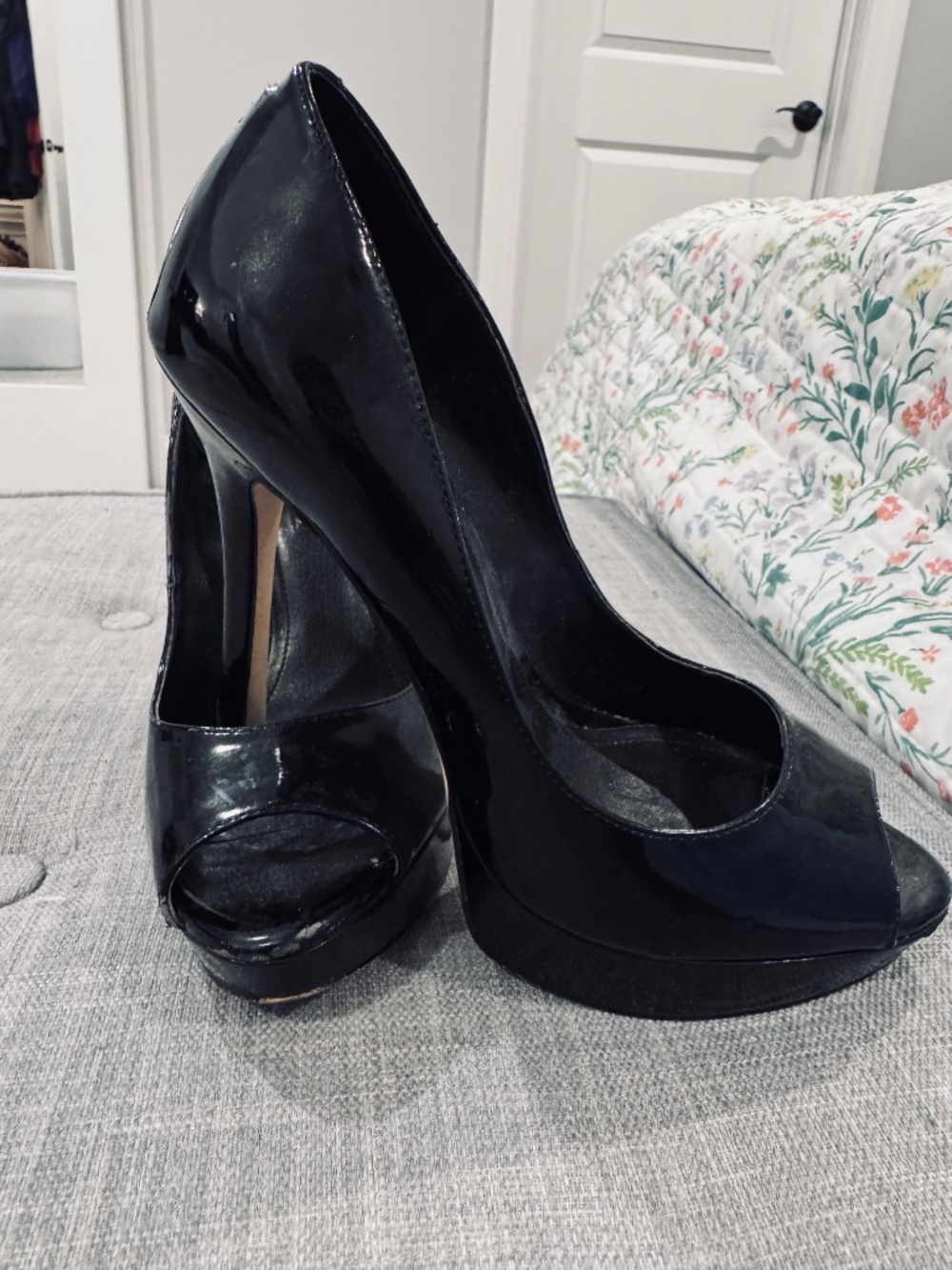 BCBGeneration Black Patent Leather Peep-Toe Pumps Size 7 - Picture 3 of 6